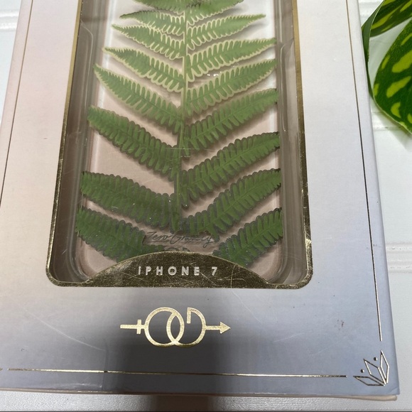 UO Zero Gravity Leaf Print Iphone 7 Case - Picture 4 of 4